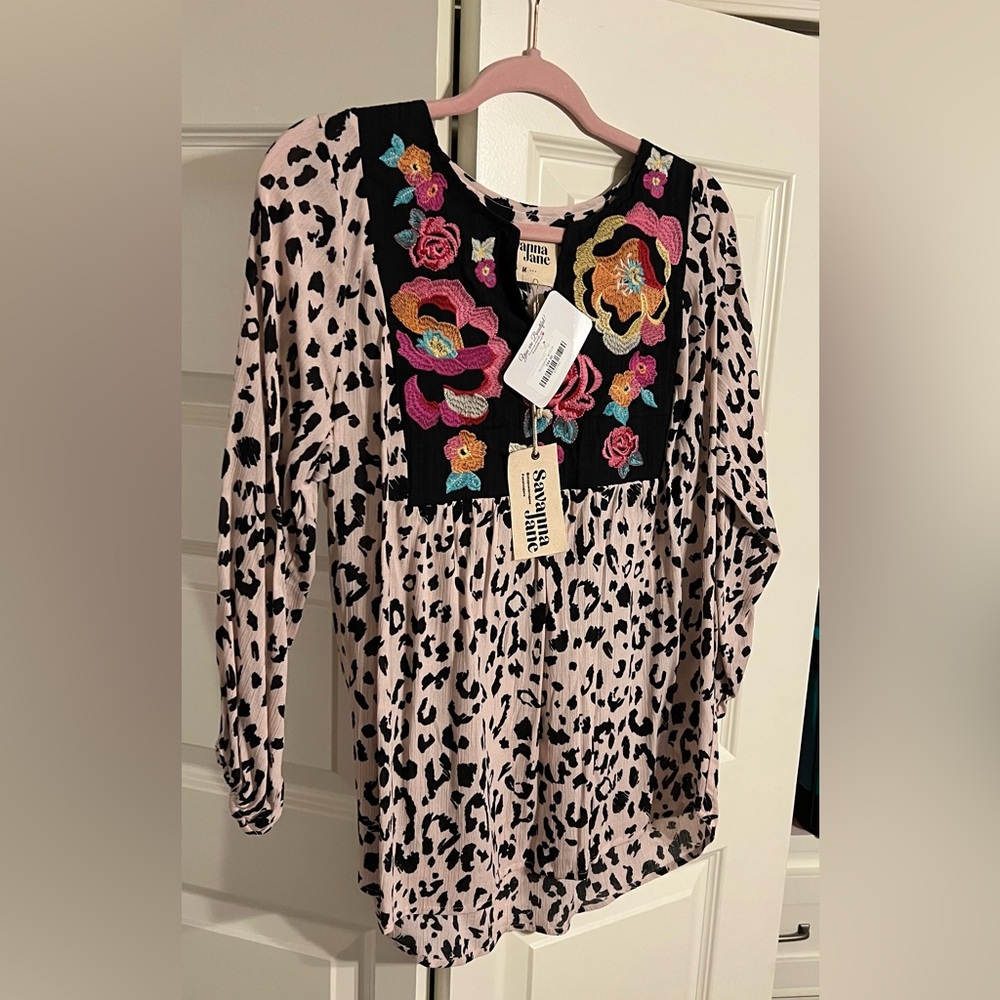 Savanna Jane blouse size medium size 8 to 10, leopard print with embroidery